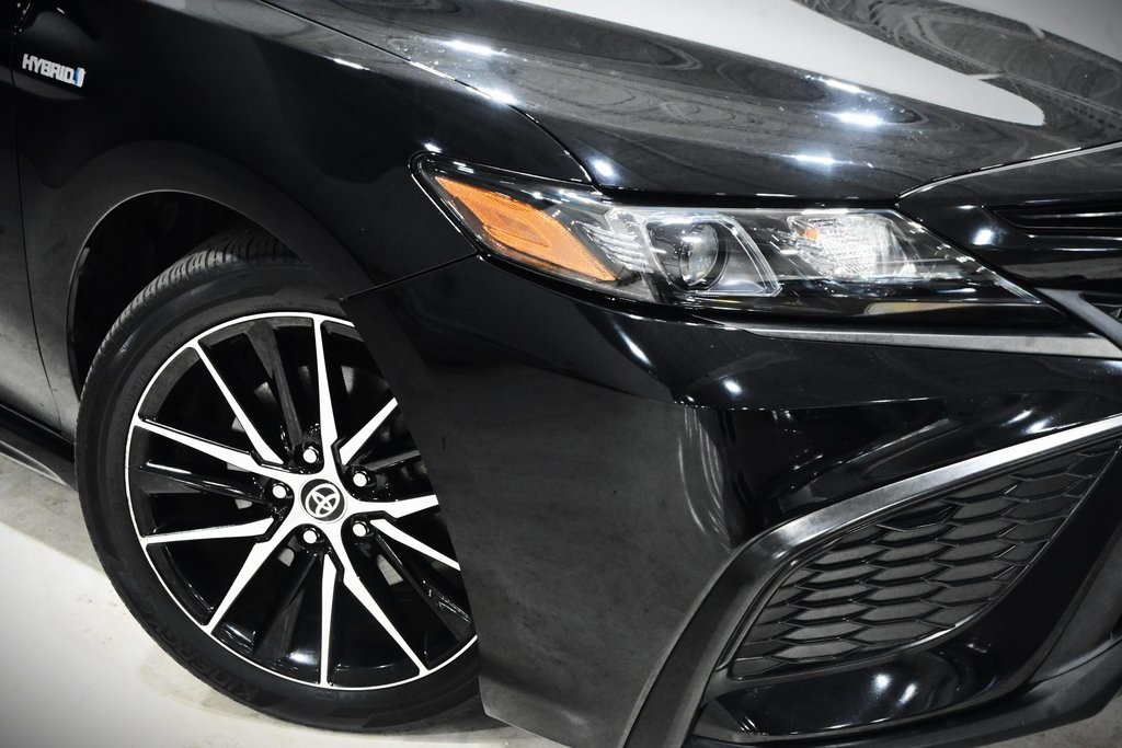 2021 Toyota Camry Hybrid SE 2