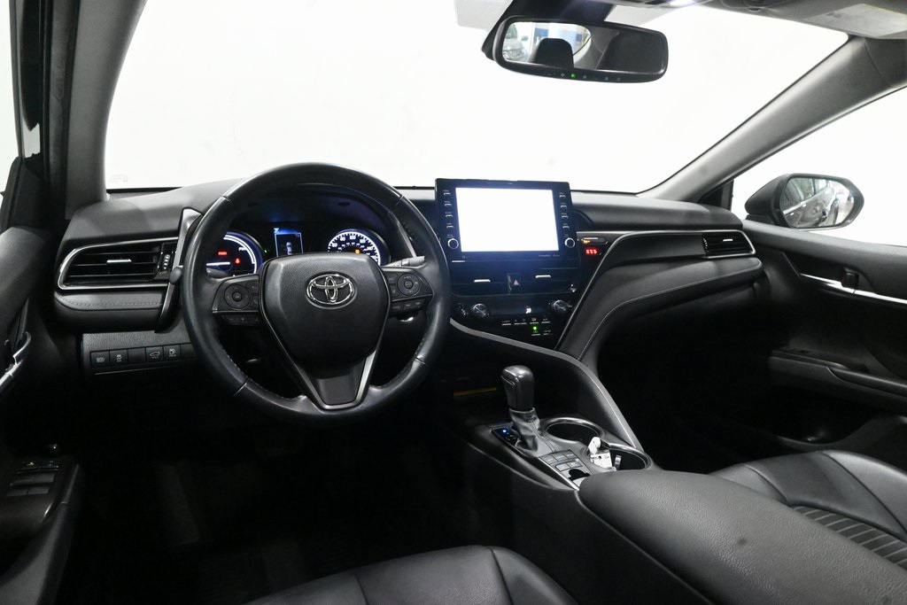 2021 Toyota Camry Hybrid SE 8