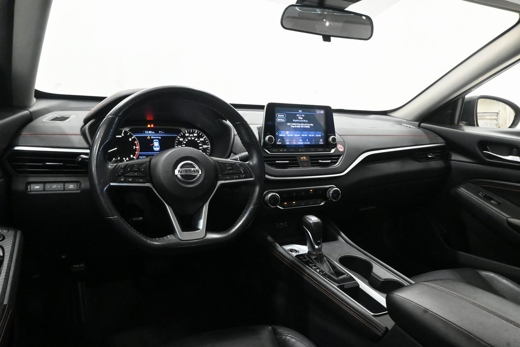 2022 Nissan Altima 2.5 SR 9