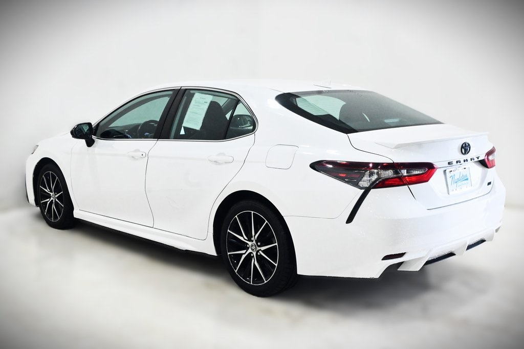 2021 Toyota Camry SE 4