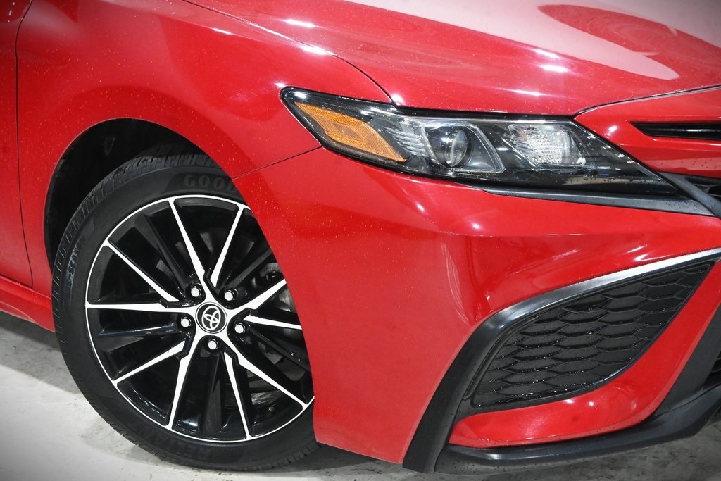 2021 Toyota Camry SE 2