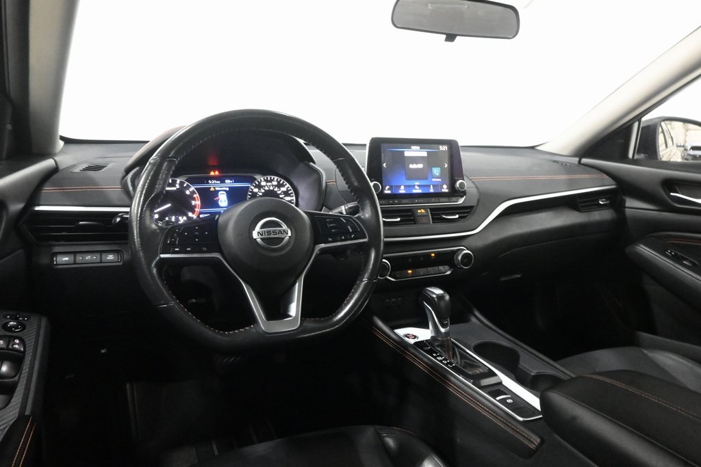 2022 Nissan Altima 2.5 SR 8