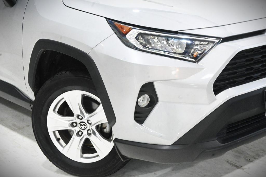 2021 Toyota RAV4 XLE 2