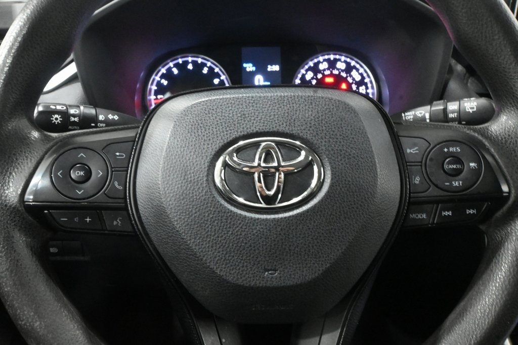 2021 Toyota RAV4 XLE 11