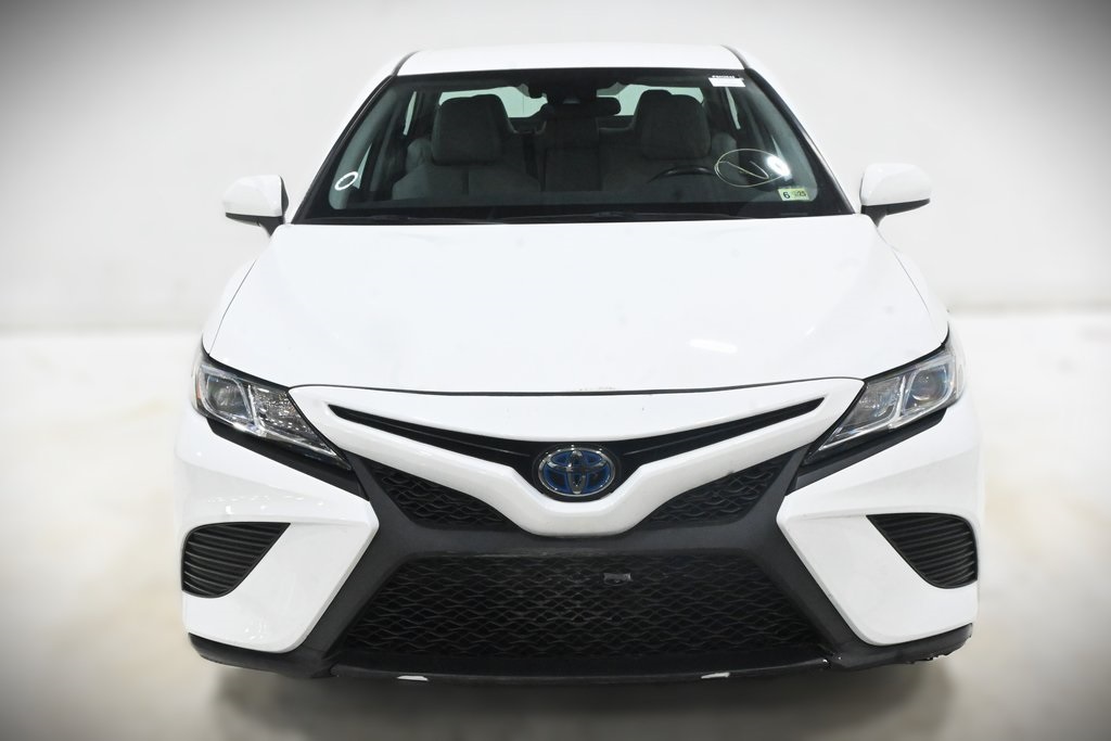 2020 Toyota Camry Hybrid SE 3