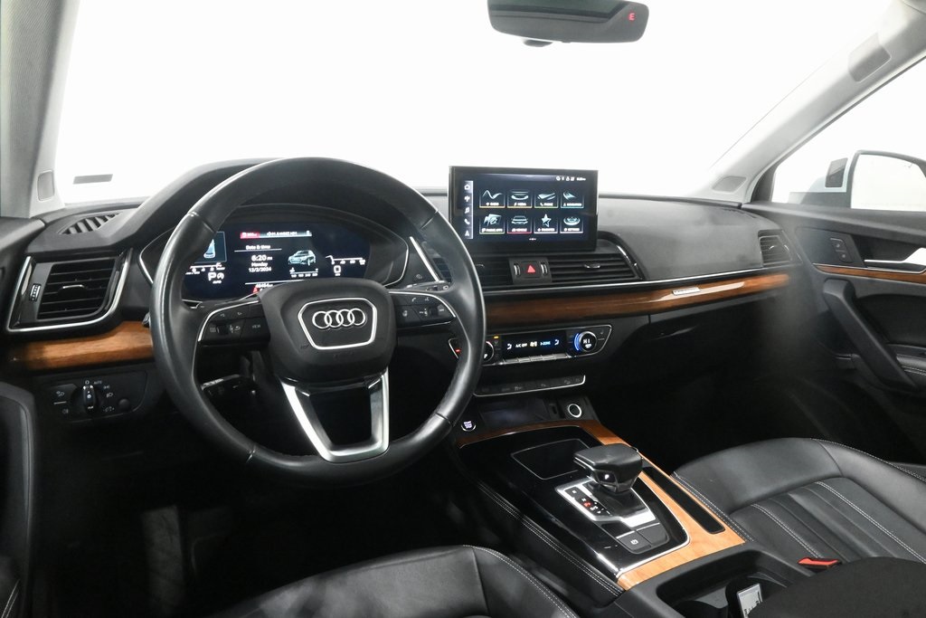 2023 Audi Q5 45 S line Premium Plus 8