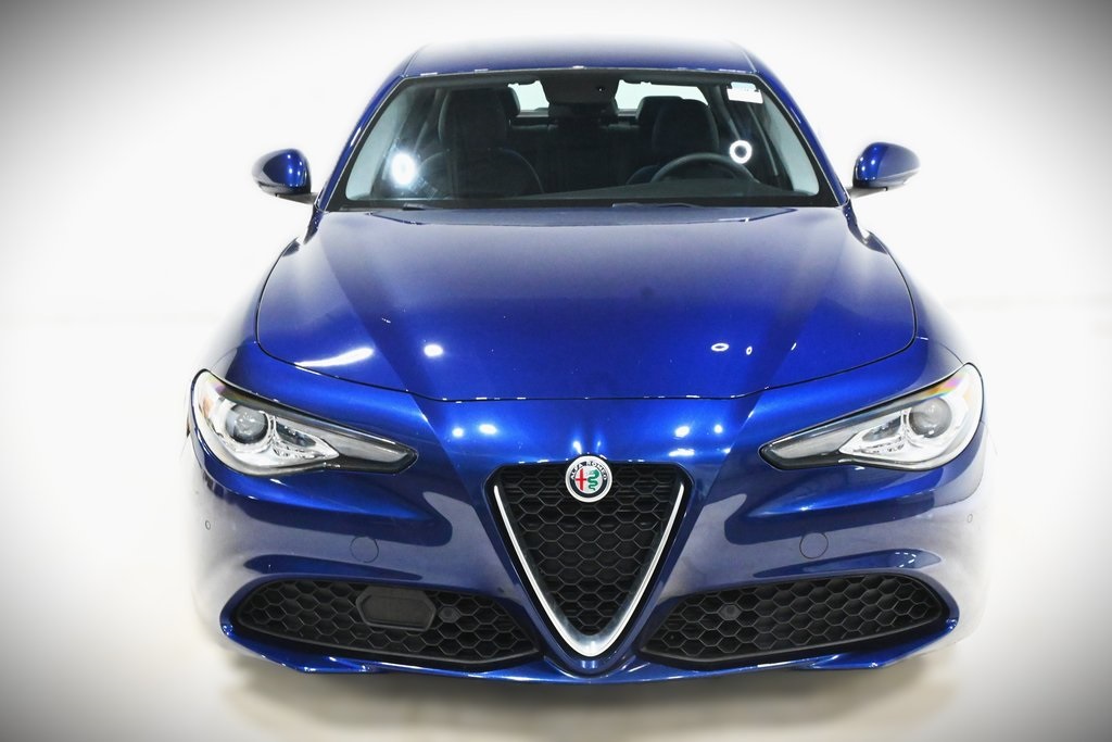 2019 Alfa Romeo Giulia Base 3