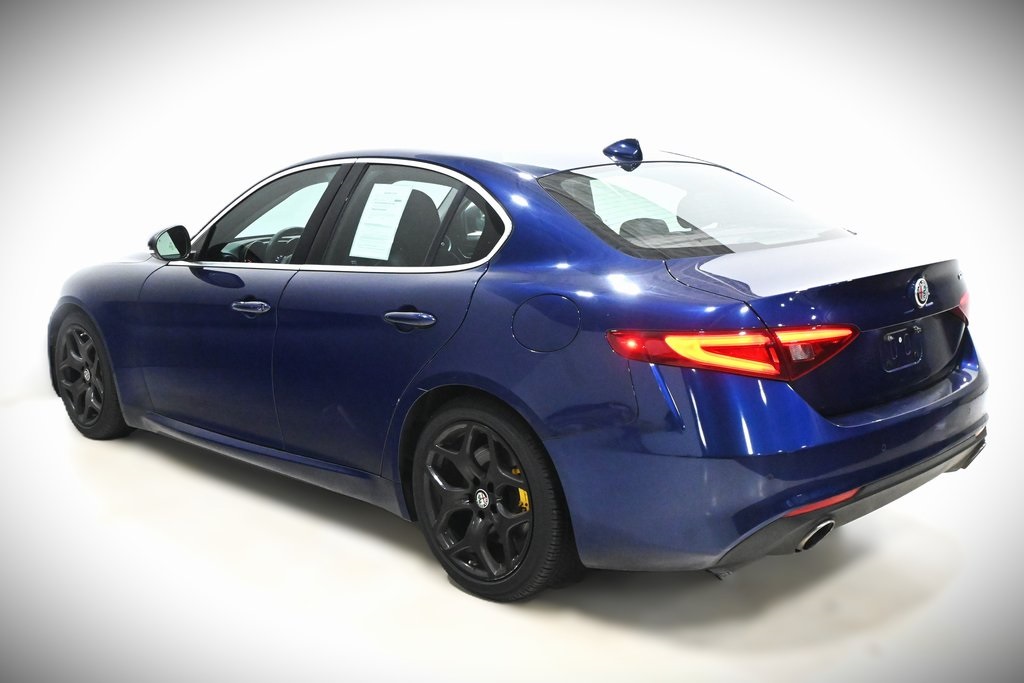 2019 Alfa Romeo Giulia Base 4