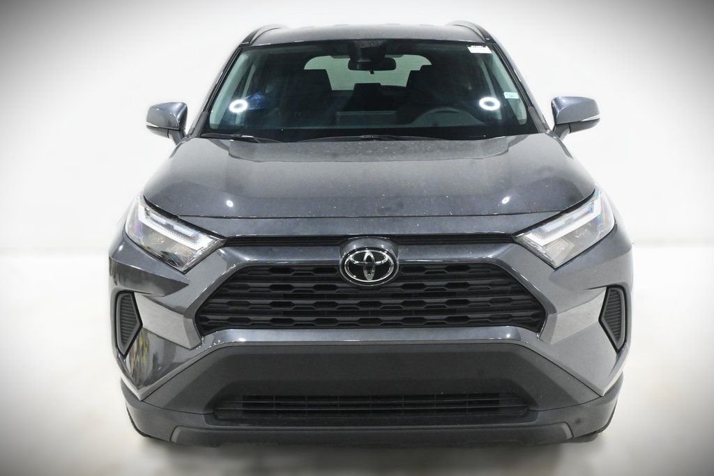 2022 Toyota RAV4 XLE 2