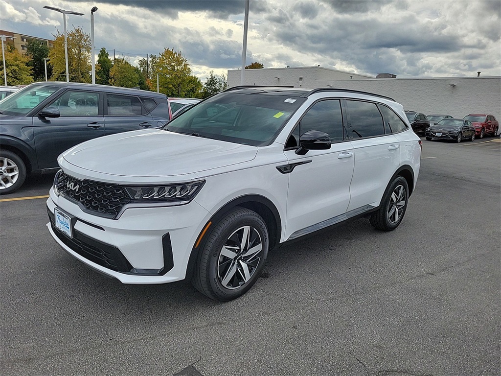 2022 Kia Sorento S 3