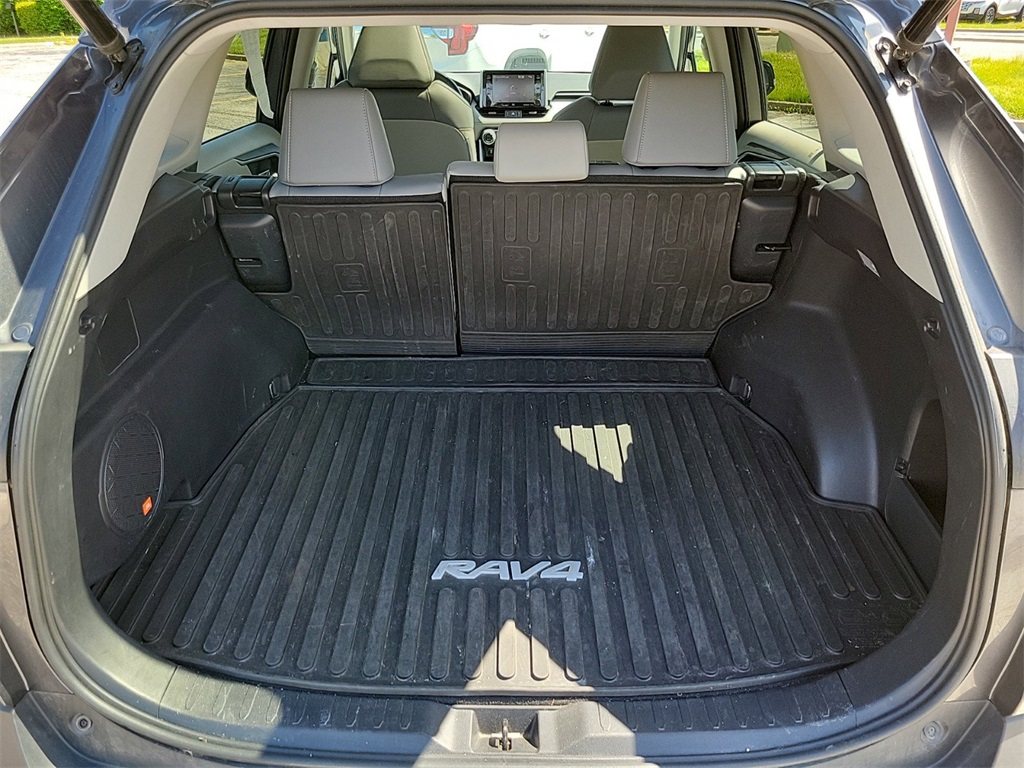 2019 Toyota RAV4 XLE Premium 25