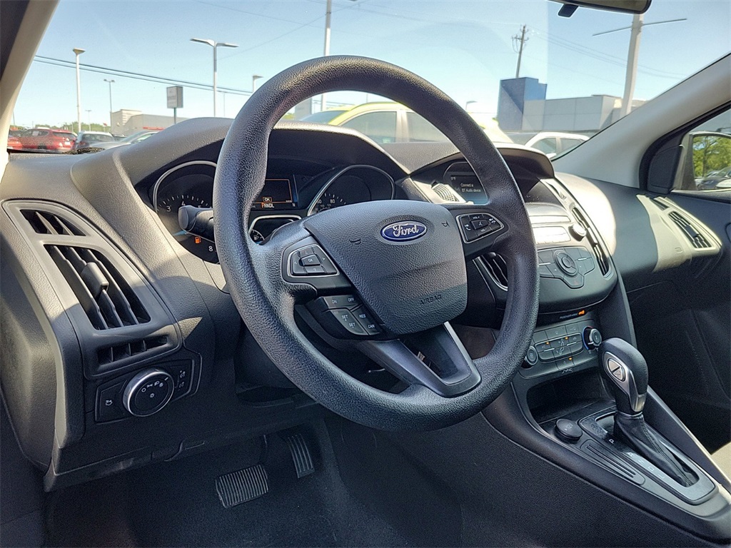 2018 Ford Focus SE 11