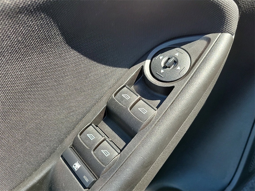 2018 Ford Focus SE 17