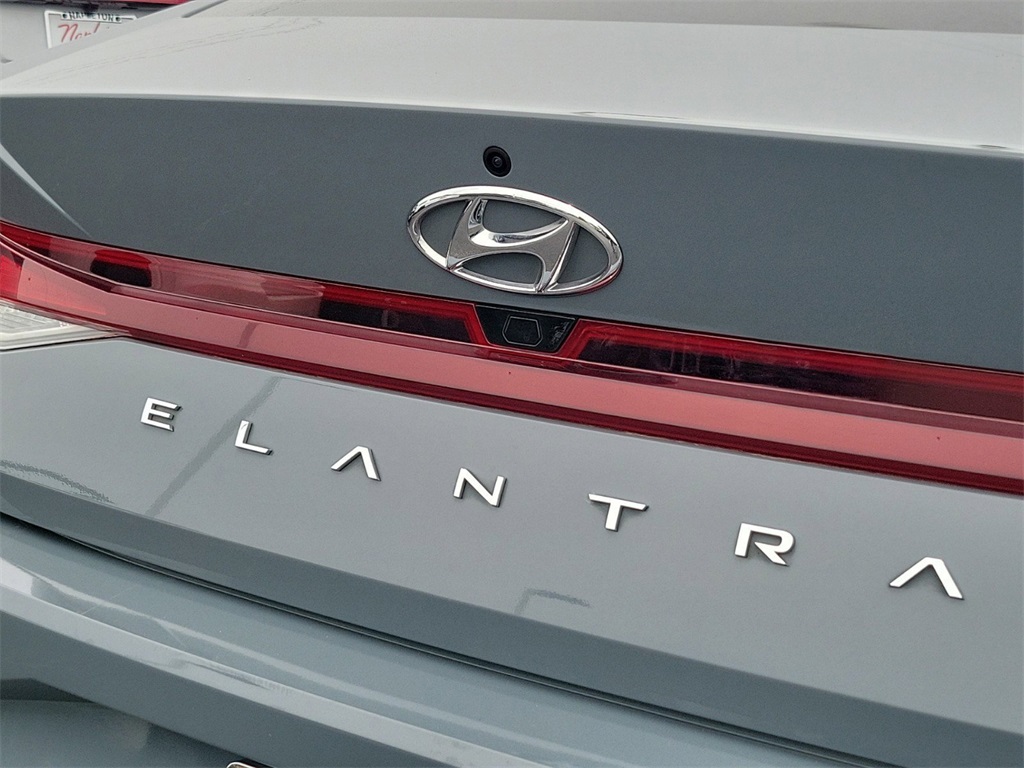 2022 Hyundai Elantra SEL 8