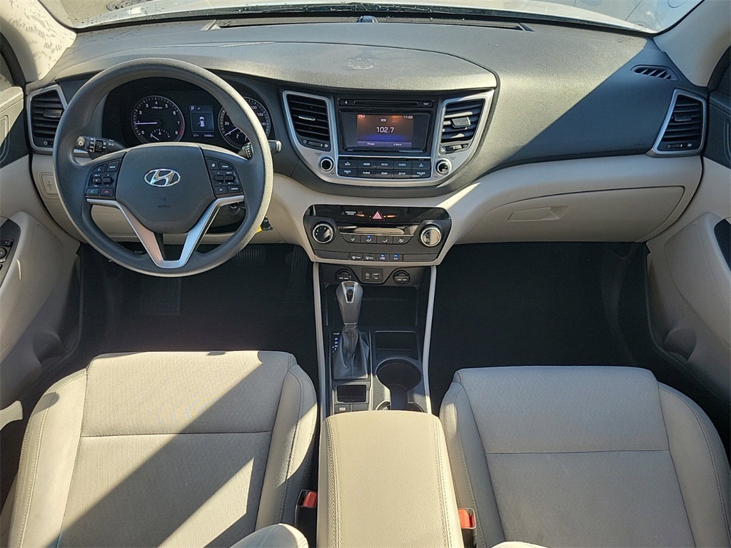 2017 Hyundai Tucson SE 13