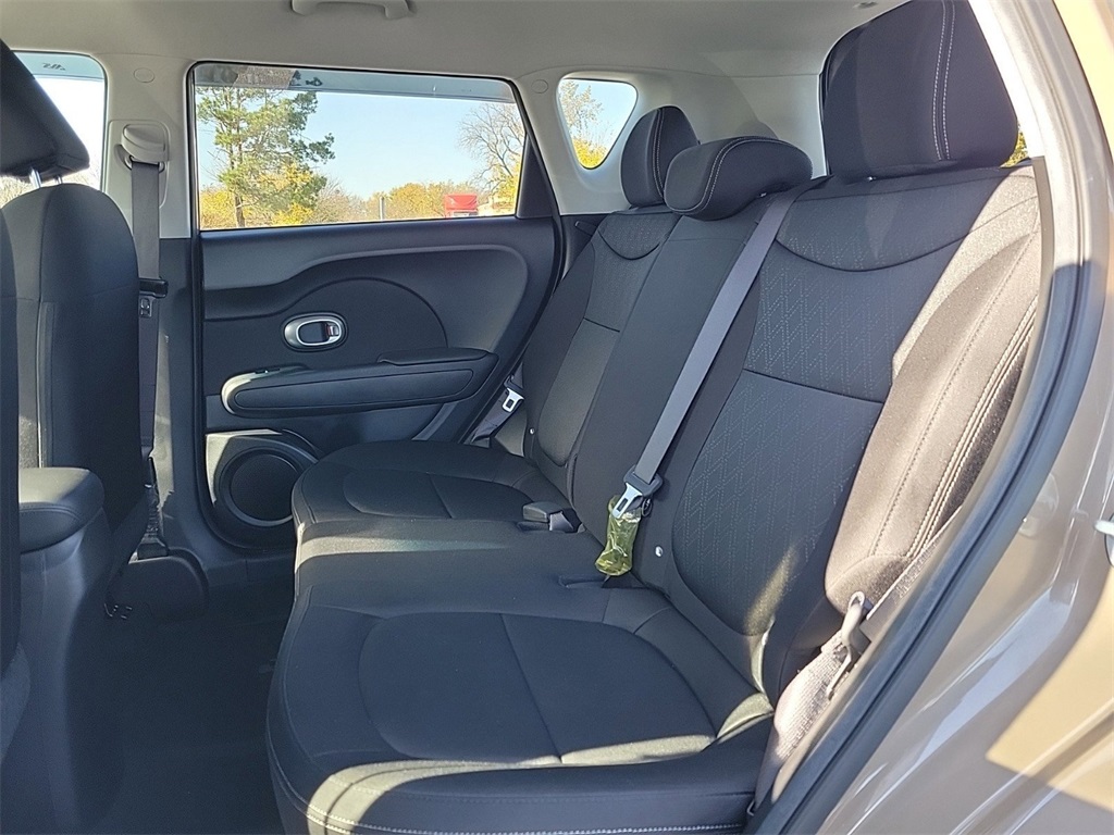 2016 Kia Soul Base 21