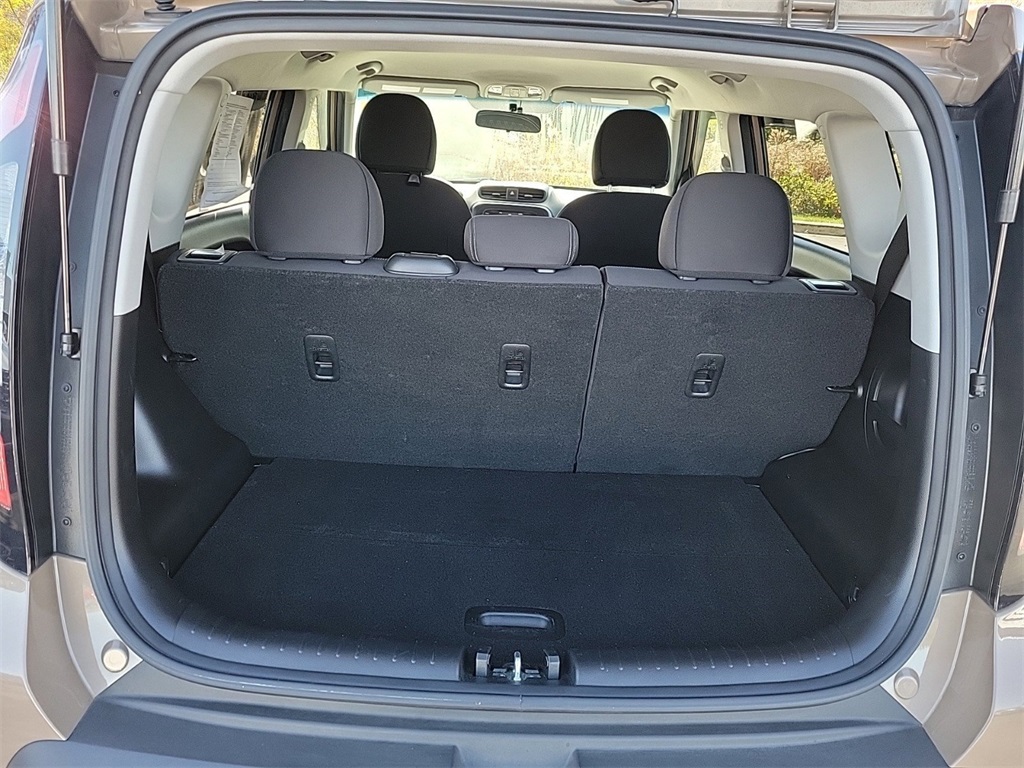 2016 Kia Soul Base 22