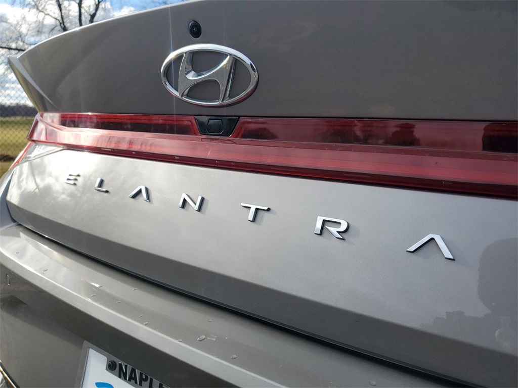 2023 Hyundai Elantra Limited 7