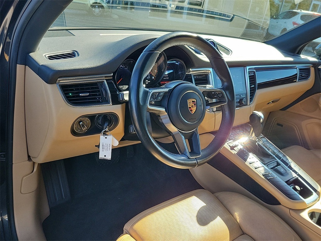 2018 Porsche Macan Base 10