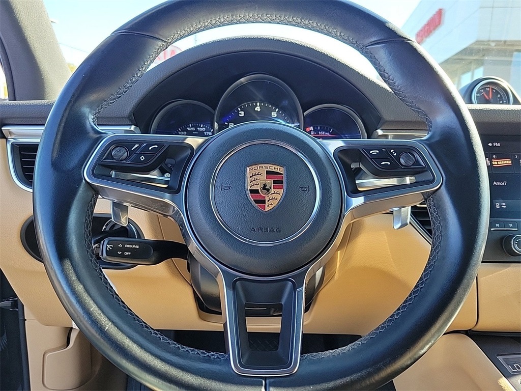 2018 Porsche Macan Base 14