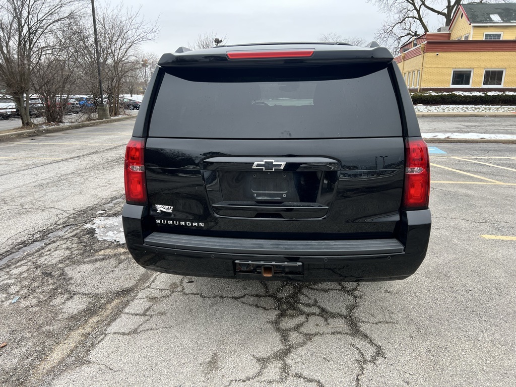 2016 Chevrolet Suburban LT 4