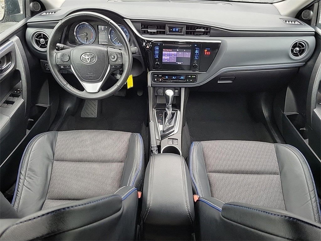 2018 Toyota Corolla SE 13