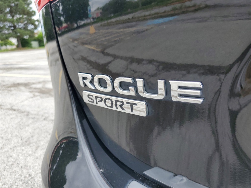 2022 Nissan Rogue Sport SV 8