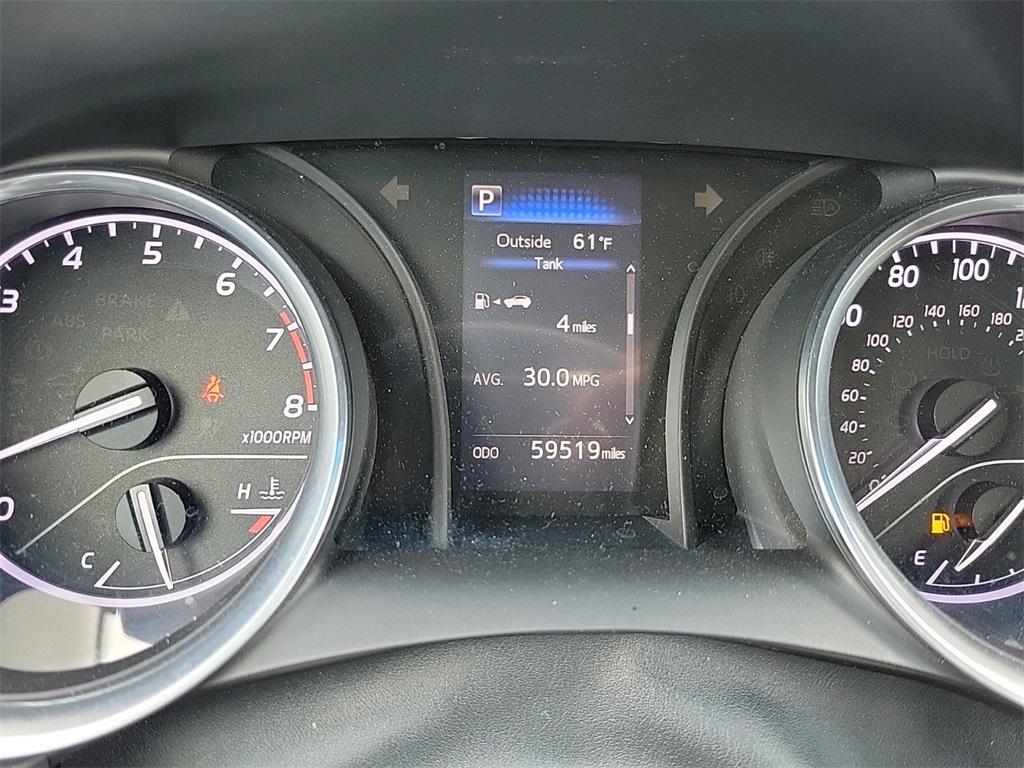 2018 Toyota Camry SE 16