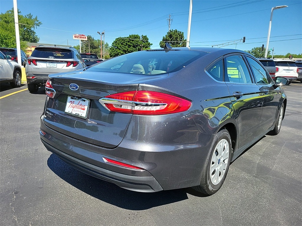 2020 Ford Fusion S 6