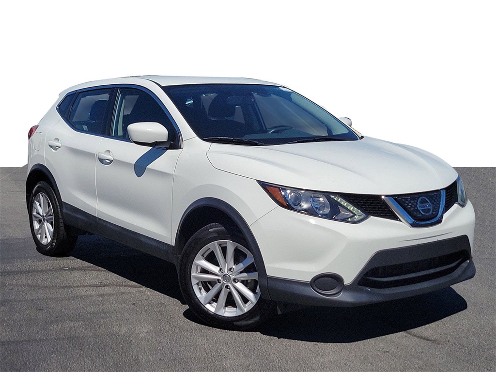 2018 Nissan Rogue Sport S 1