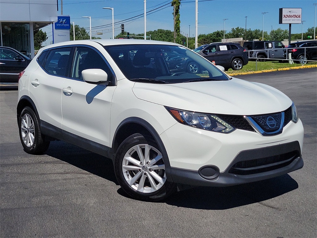 2018 Nissan Rogue Sport S 29