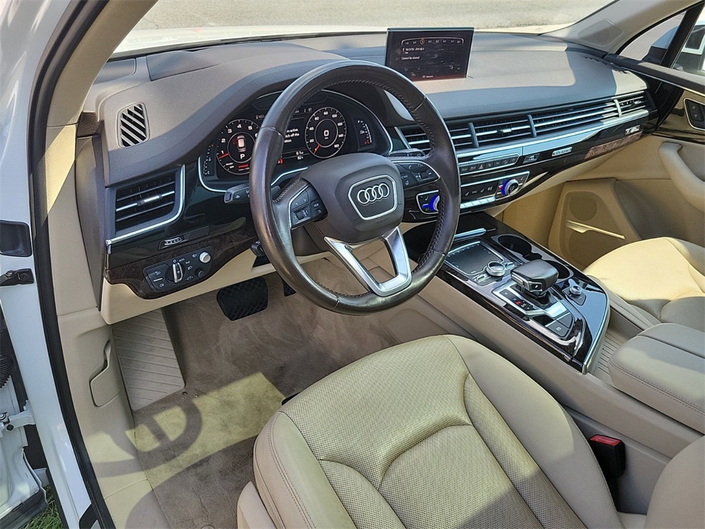 2019 Audi Q7 55 Prestige 10