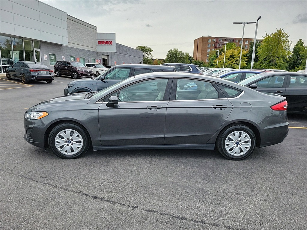 2020 Ford Fusion S 4