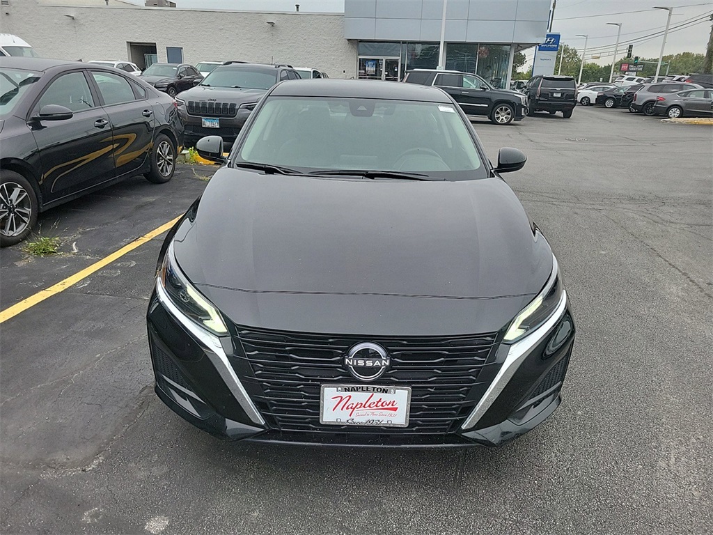 2023 Nissan Altima 2.5 SV 2