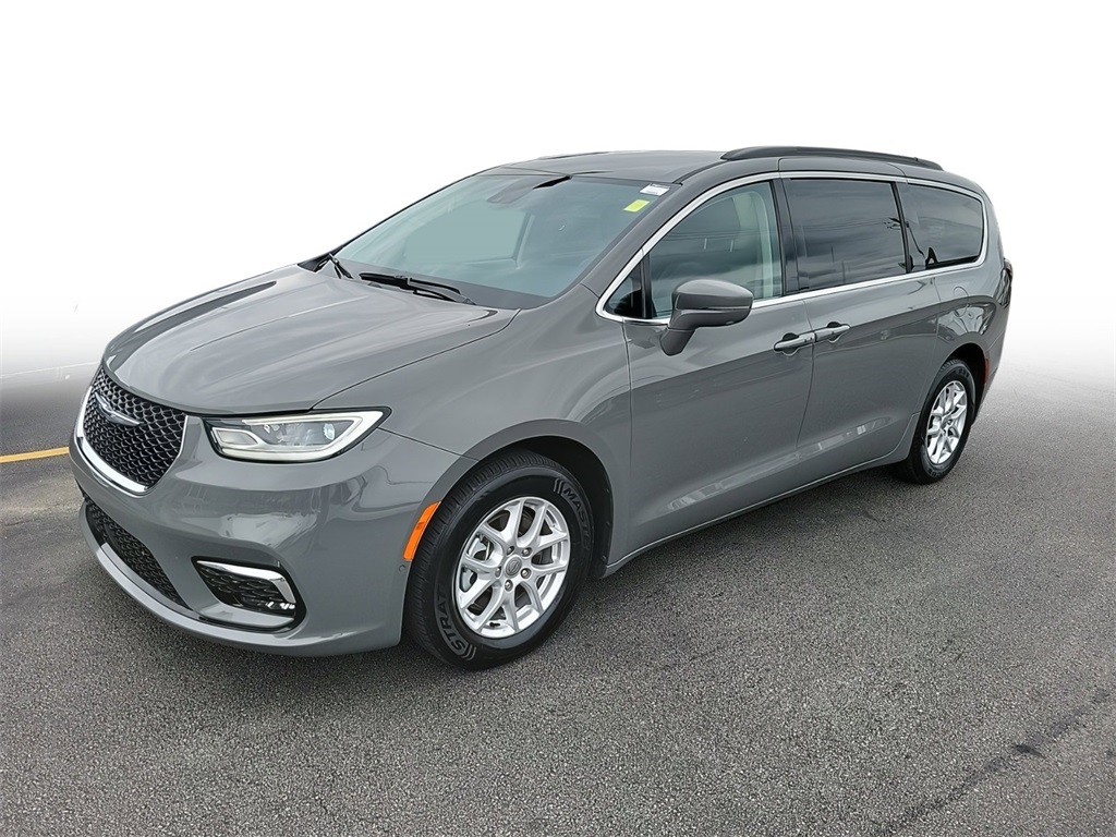 2022 Chrysler Pacifica Touring L 3