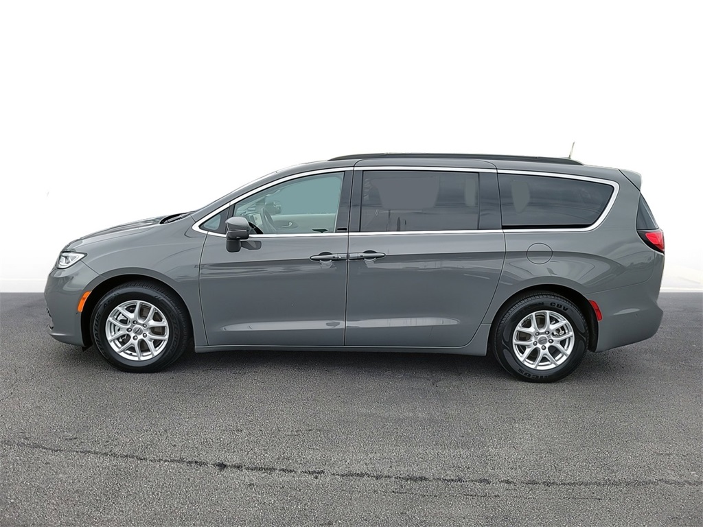 2022 Chrysler Pacifica Touring L 4