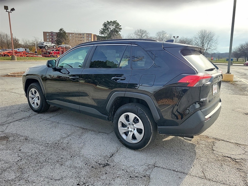 2021 Toyota RAV4 LE 5