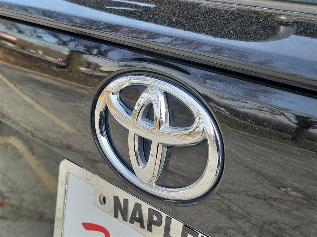 2021 Toyota RAV4 LE 6