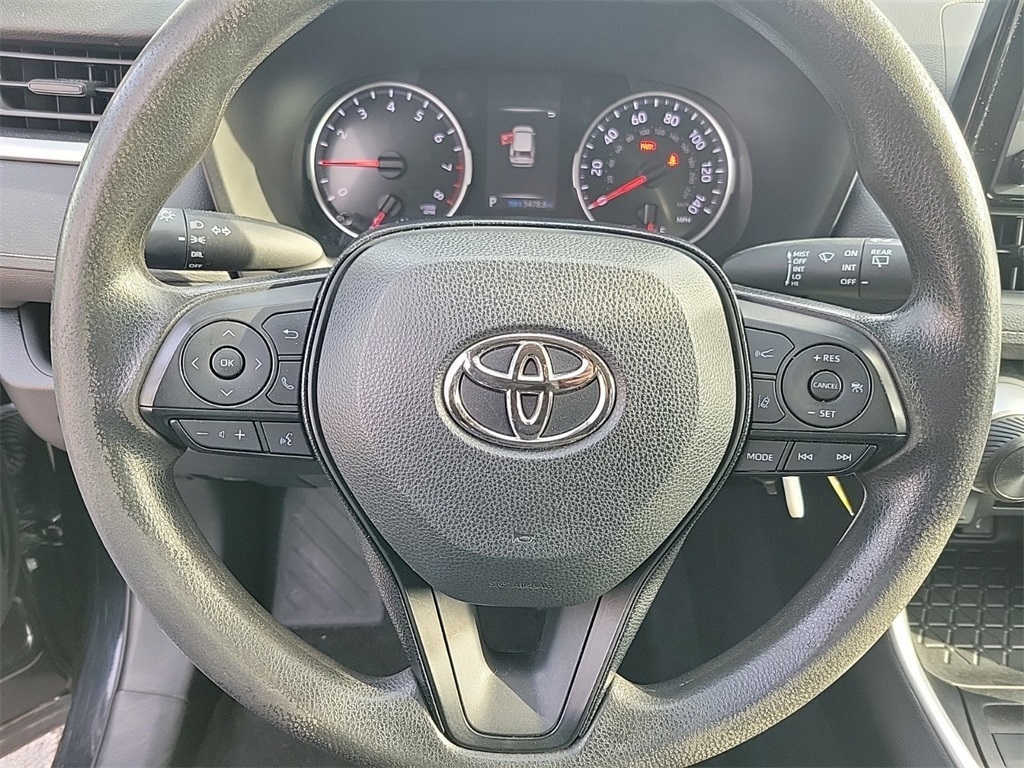 2021 Toyota RAV4 LE 13