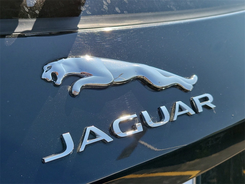 2019 Jaguar F-PACE 30t Portfolio 7