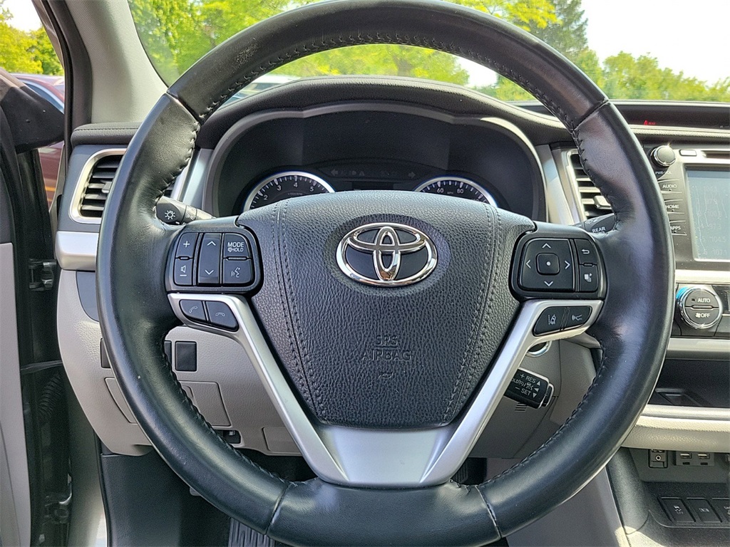 2019 Toyota Highlander XLE 16