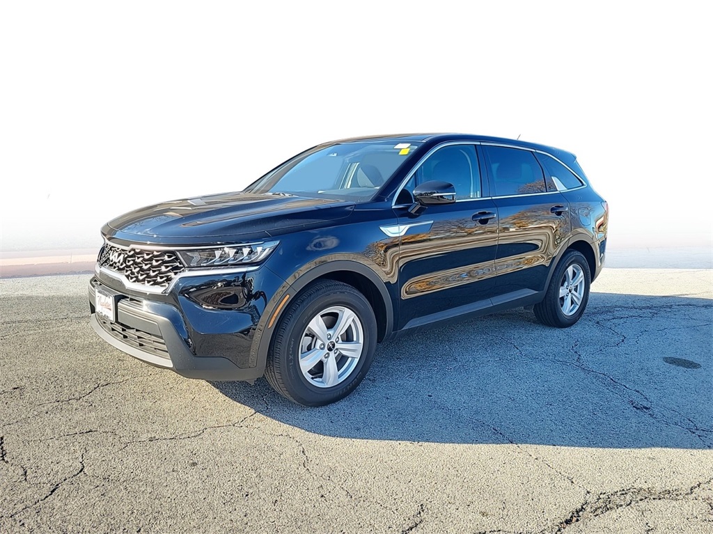 2023 Kia Sorento LX 3