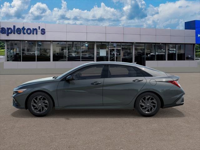 2024 Hyundai Elantra SEL 3