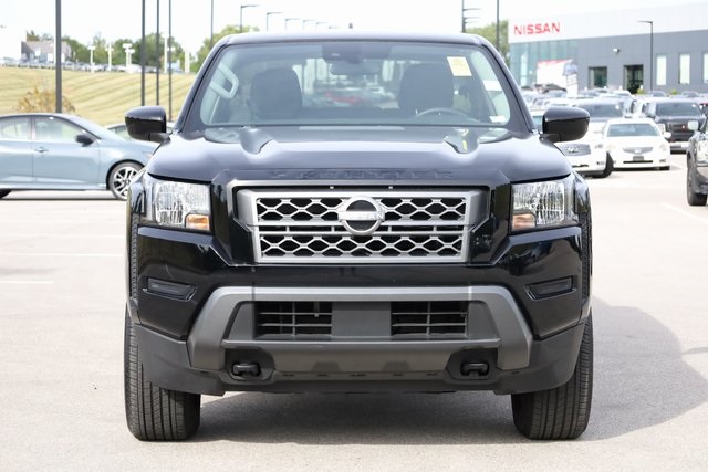 2023 Nissan Frontier SV 2