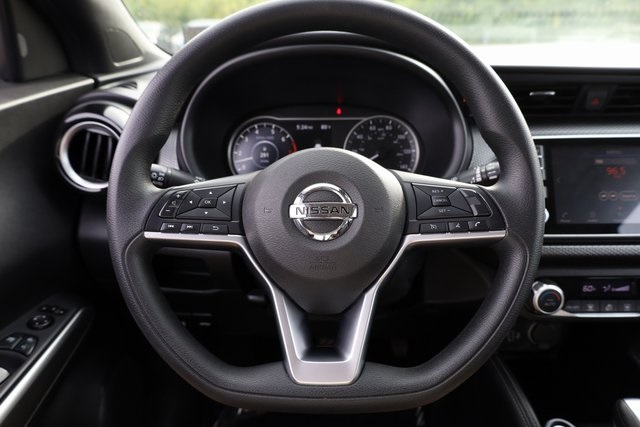 2020 Nissan Kicks SV 9