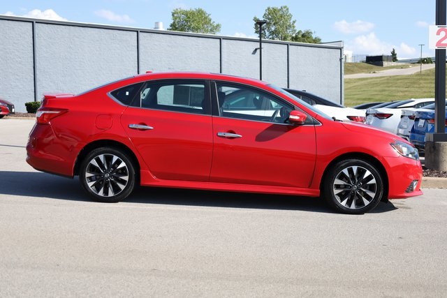 2019 Nissan Sentra SR 4