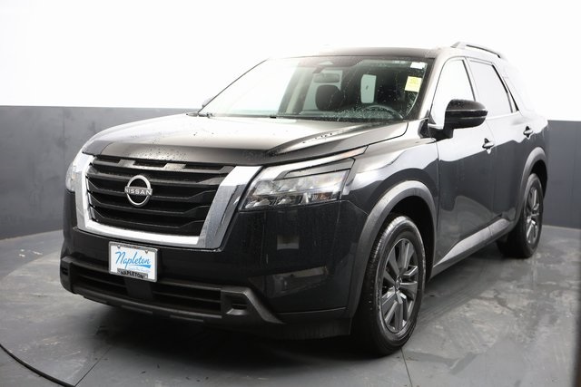 2023 Nissan Pathfinder SV 4