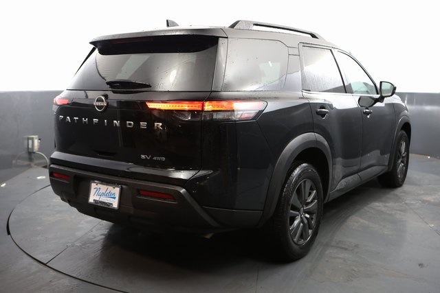 2023 Nissan Pathfinder SV 9