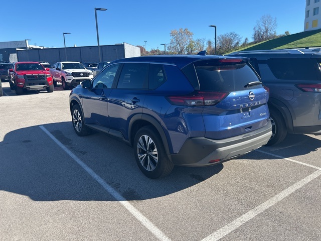 2023 Nissan Rogue SV 3