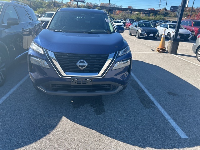 2023 Nissan Rogue SV 8